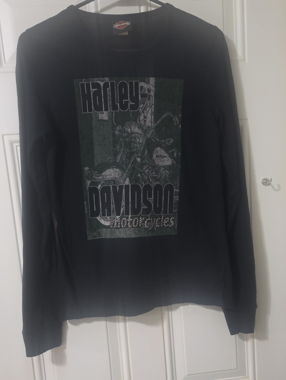 Harley-Davidson Black Long-Sleeve Crewneck with Green Graphic